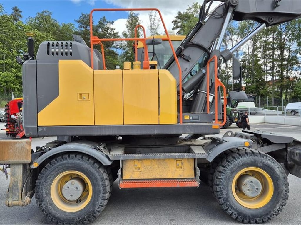 volvo-ew,ew160e_321109a-ew160e321109(9).jpg